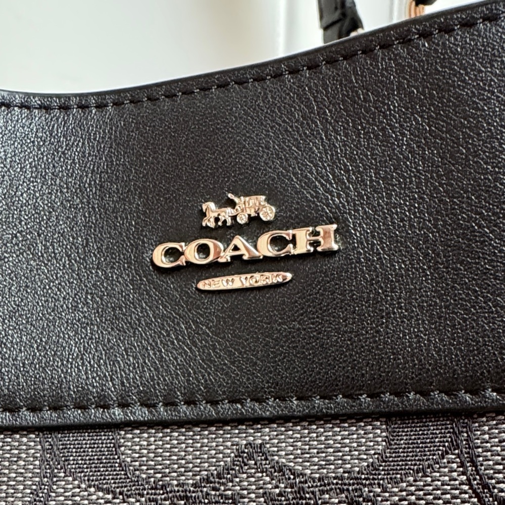 Coach EUC Lexy Shoulder Bag Signature Black/Gray Jacquard w/dust bag - Picture 2 of 13